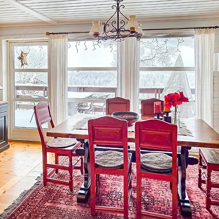 4 Bedroom Awesome In Dom wakacyjny *