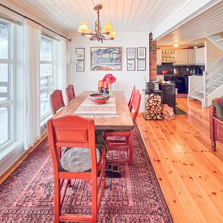 Cozy Home In Rjukan With Wifi