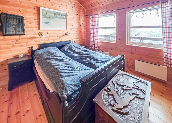 Dom wakacyjny 4 Bedroom Awesome In